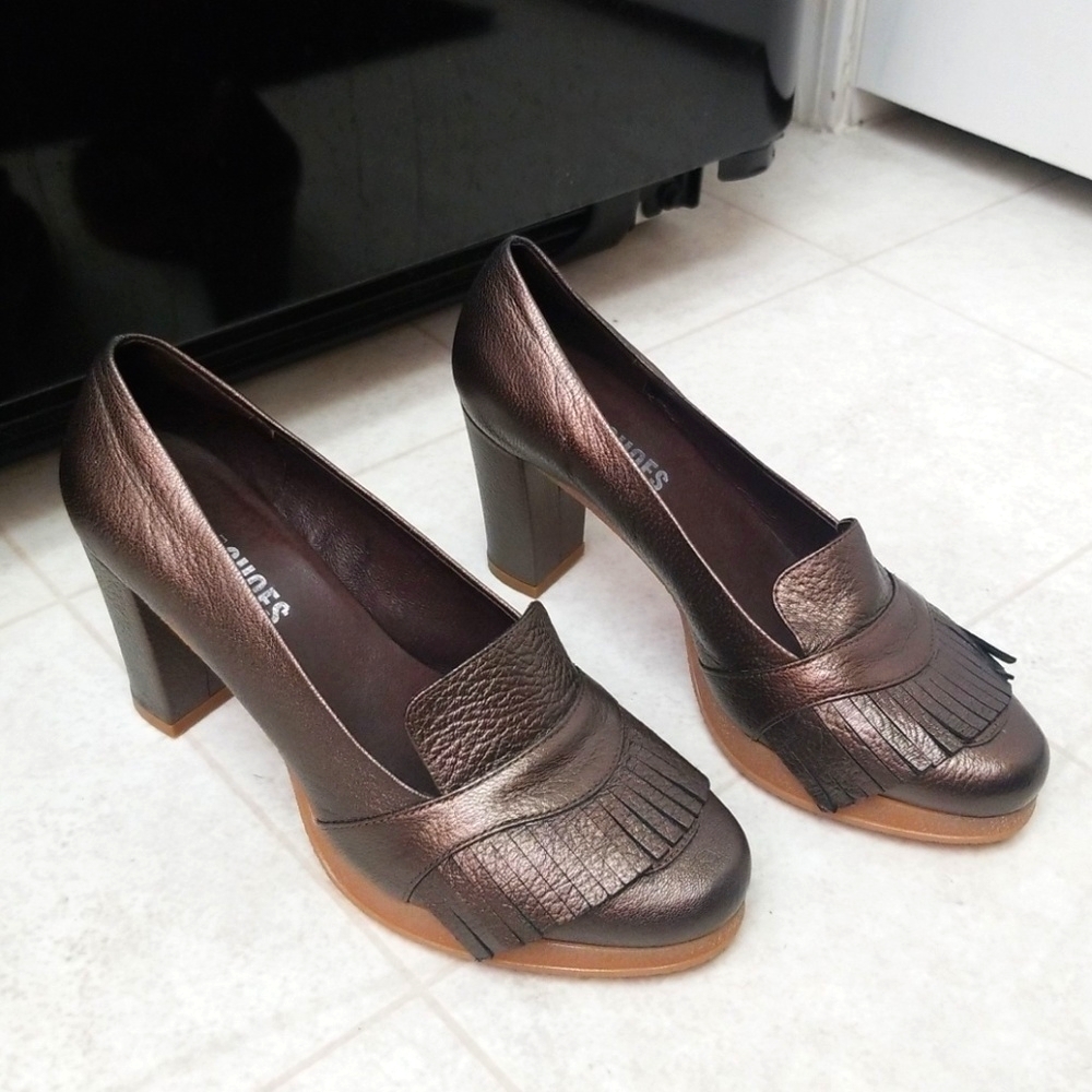 LIKE NEW bronze chunky heeled shoes vegan leather